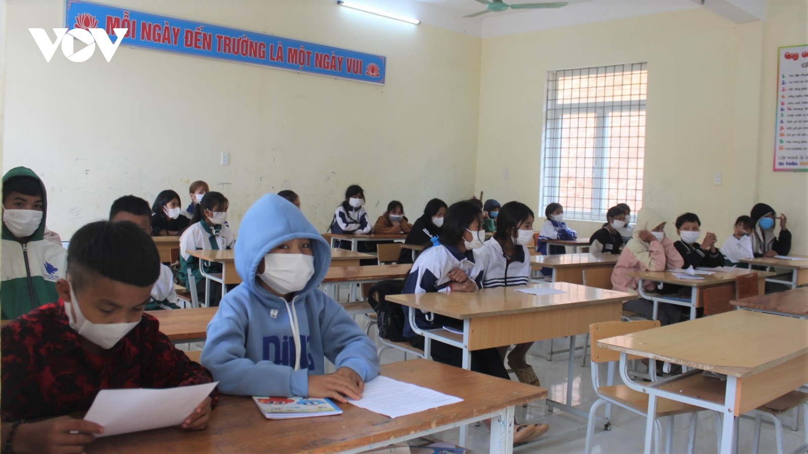 F0 tăng hơn 2.000 ca mỗi ngày, học sinh ở Quảng Bình vẫn đến trường